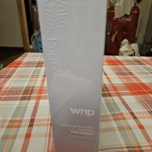 wnp Hydrating Acid Ultra Facial Cleanser - New And Sealed